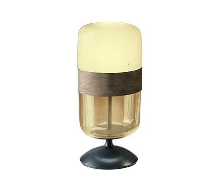 Lámpara de sobre mesa. Diseño: Hangar Design group
